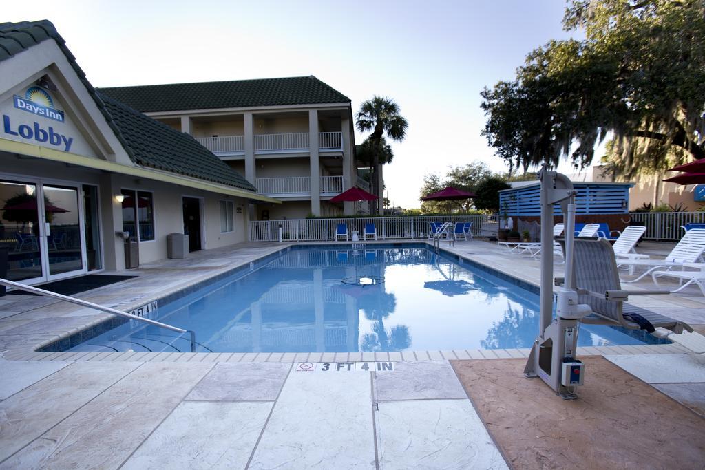 Days Inn By Wyndham Port Charlotte Town Center Exterior foto