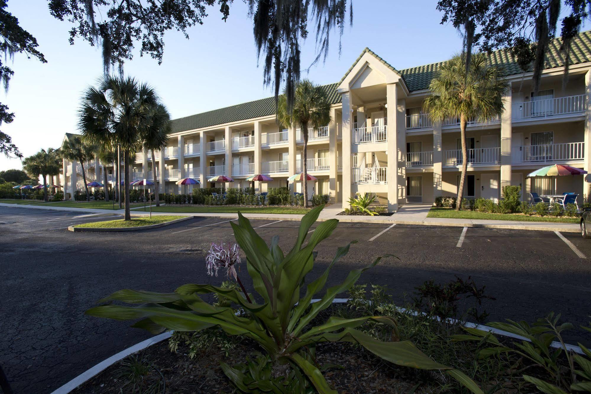 Days Inn By Wyndham Port Charlotte Town Center Exterior foto